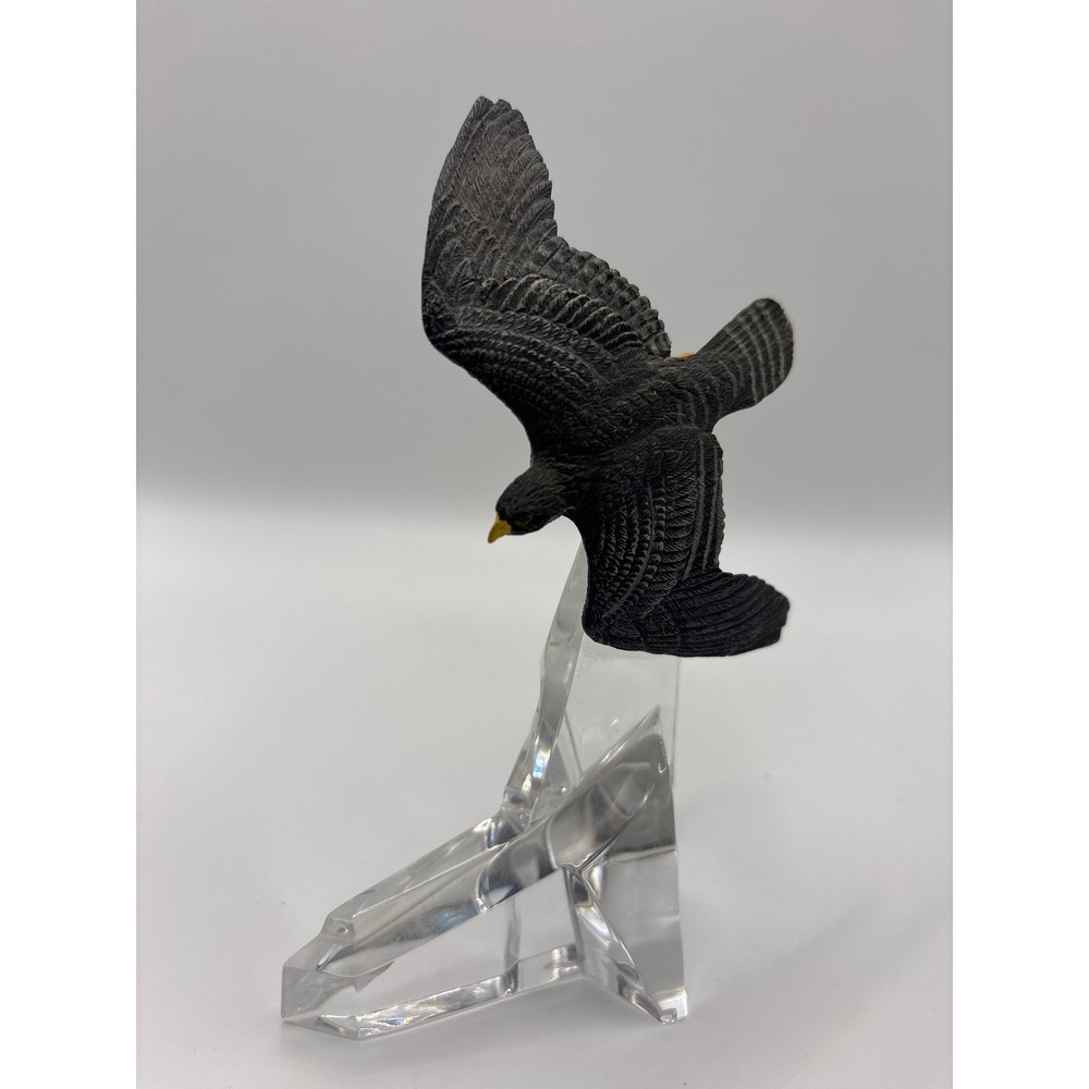 Franklin Mint Peregrine Falcon Bird of Prey Figurine on Crystal Base TFM